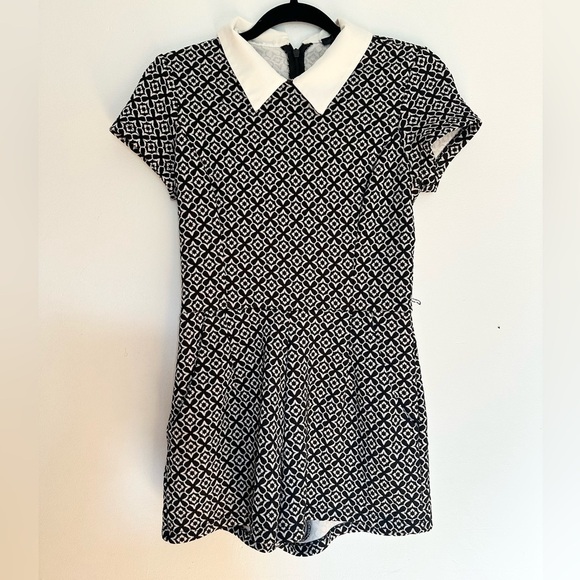 Aqua Black and White Geometric Print Romper Peter Pan collar size XS - Picture 1 of 4